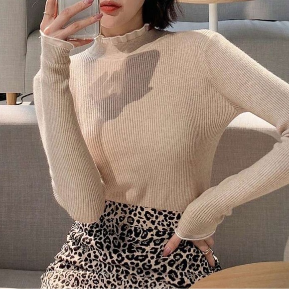 Rib knit nude & white Contrast Trim ruffle Sleeve 2 in 1 style Sweater blouse - Picture 3 of 7